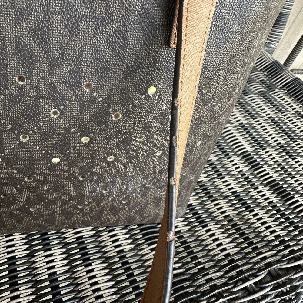 Michael Kors Jet Set Violet‎ Small Carryall Tote Wallet Logo Perforated Leather